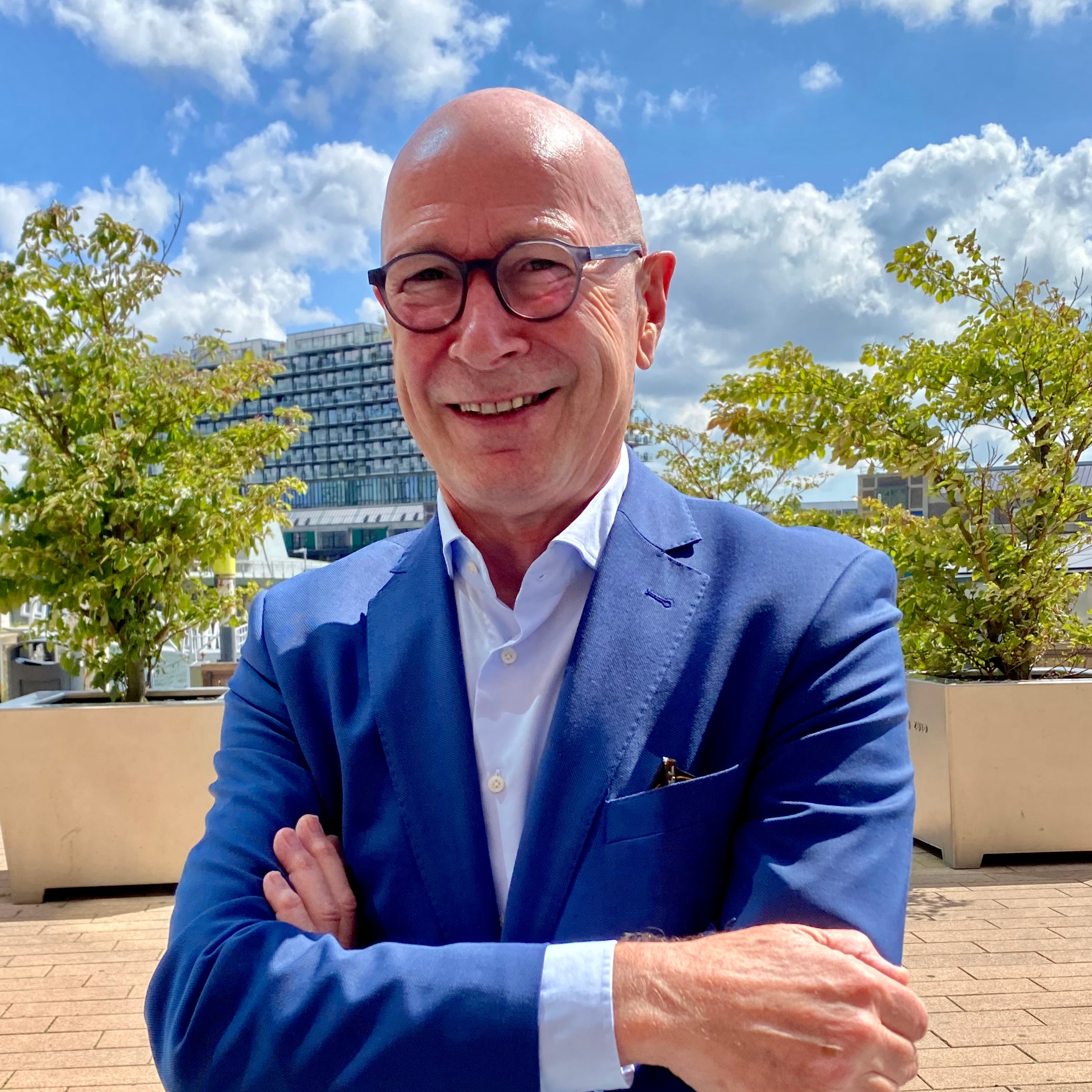 Hans Oostelbos, Public Lead, re-intergratie bureau