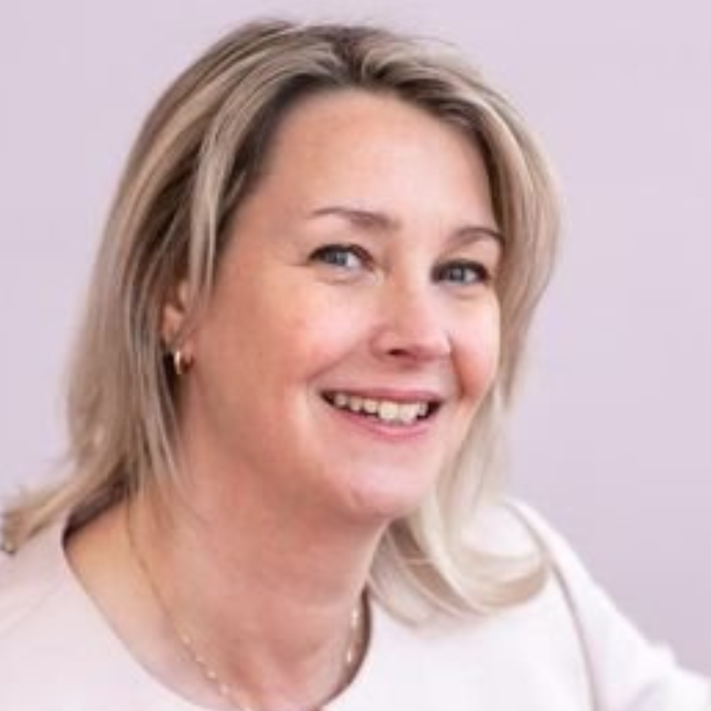 Laura Werger, Public Lead, re-intergratie bureau